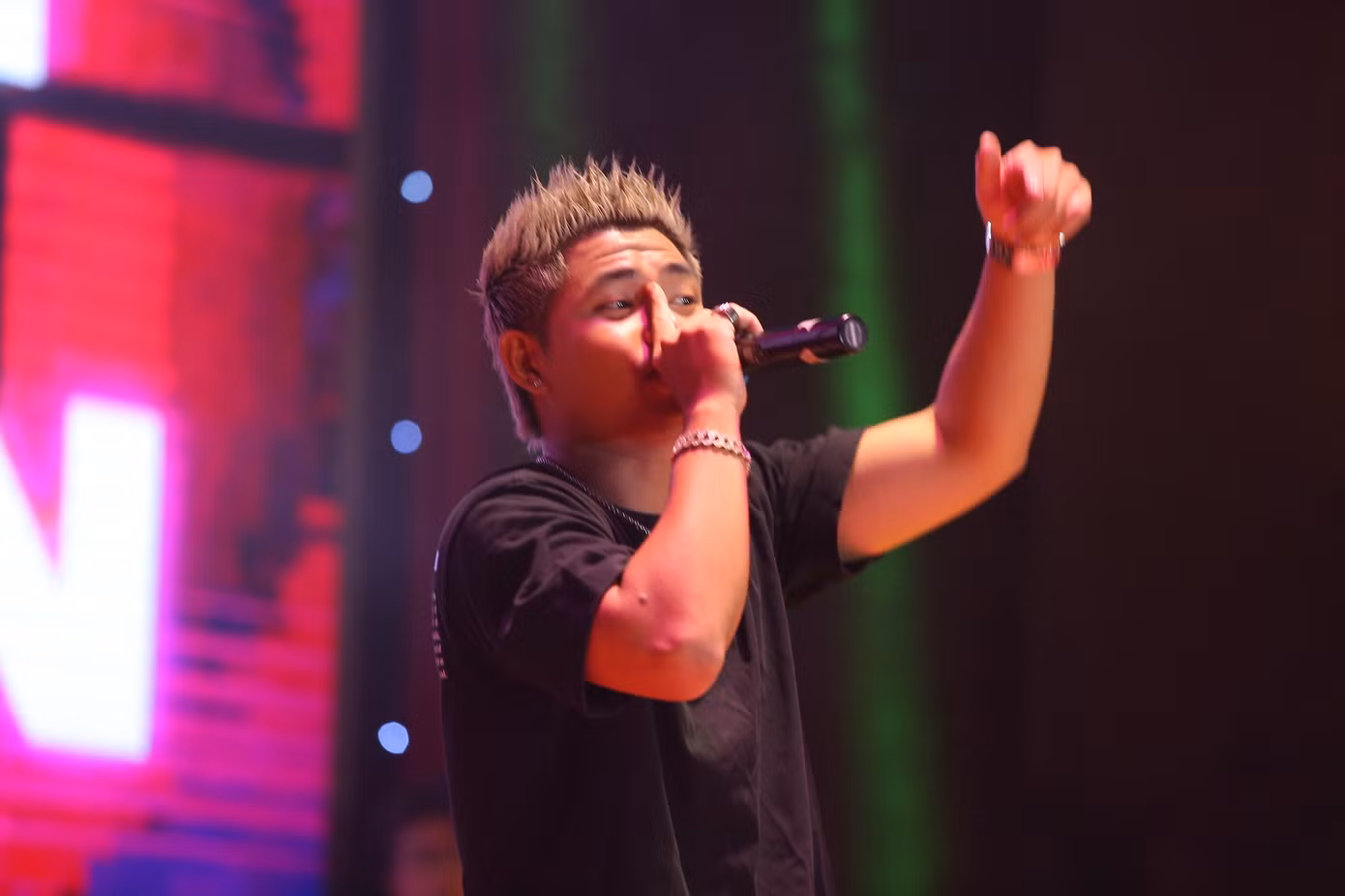 Rapper TEZ phiêu trên nền beat cực cháy.