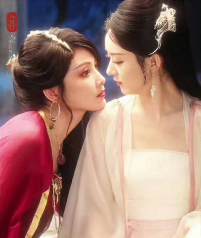 Đâu chỉ chữa thương, Kim Nương Tử còn hào phóng muốn tìm lang quân trẻ trung, đẹp trai hơn Thẩm Ly. Hành Chỉ thần quân càng ghen tuông, cô càng được thể chọc tức. Đâu chỉ chữa thương, Kim Nương Tử còn hào phóng muốn tìm lang quân trẻ trung, đẹp trai hơn Thẩm Ly. Hành Chỉ thần quân càng ghen tuông, cô càng được thể chọc tức.