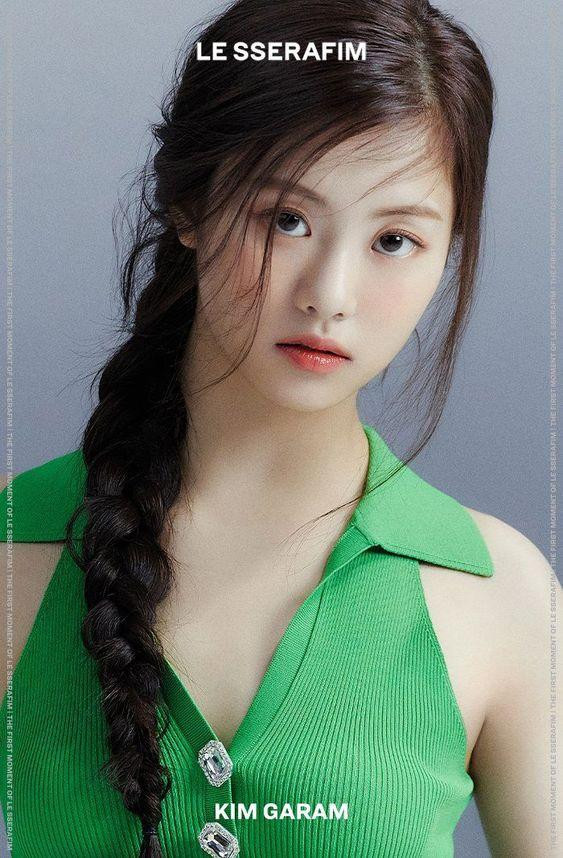 Chưa đầy 20 ngày kể từ khi chính thức ra mắt, Kim Garam đã phải tạm ngưng hoạt động về những tranh cãi quá khứ. Chưa đầy 20 ngày kể từ khi chính thức ra mắt, Kim Garam đã phải tạm ngưng hoạt động về những tranh cãi quá khứ.