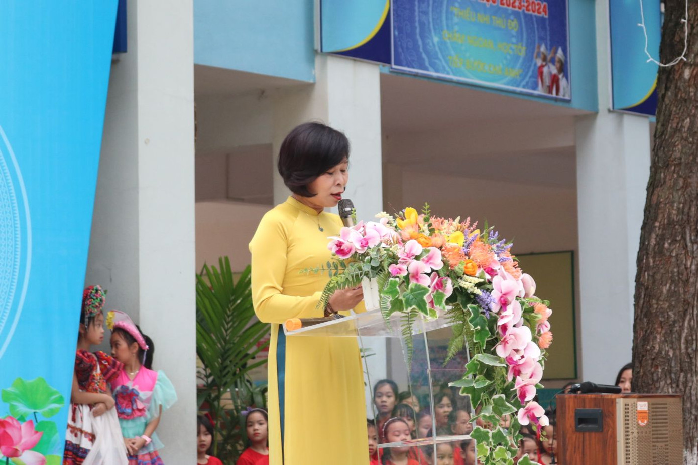 Cô Tổng phụ trách - Trần Minh Tâm tiếp tục là gương mặt dẫn dắt quen thuộc tại ngày hội lần này của trường.