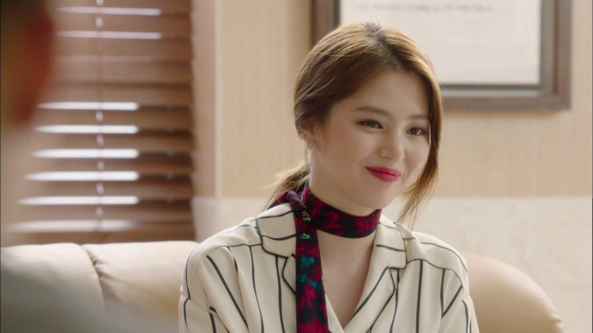 Cô xuất hiện lần đầu tiên trên màn ảnh với một vai nhỏ trong Reunited Worlds.