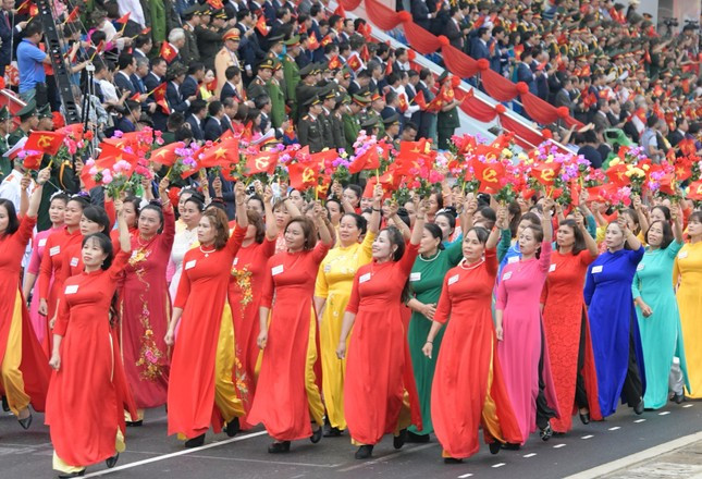 Khối Phụ nữ Việt Nam.