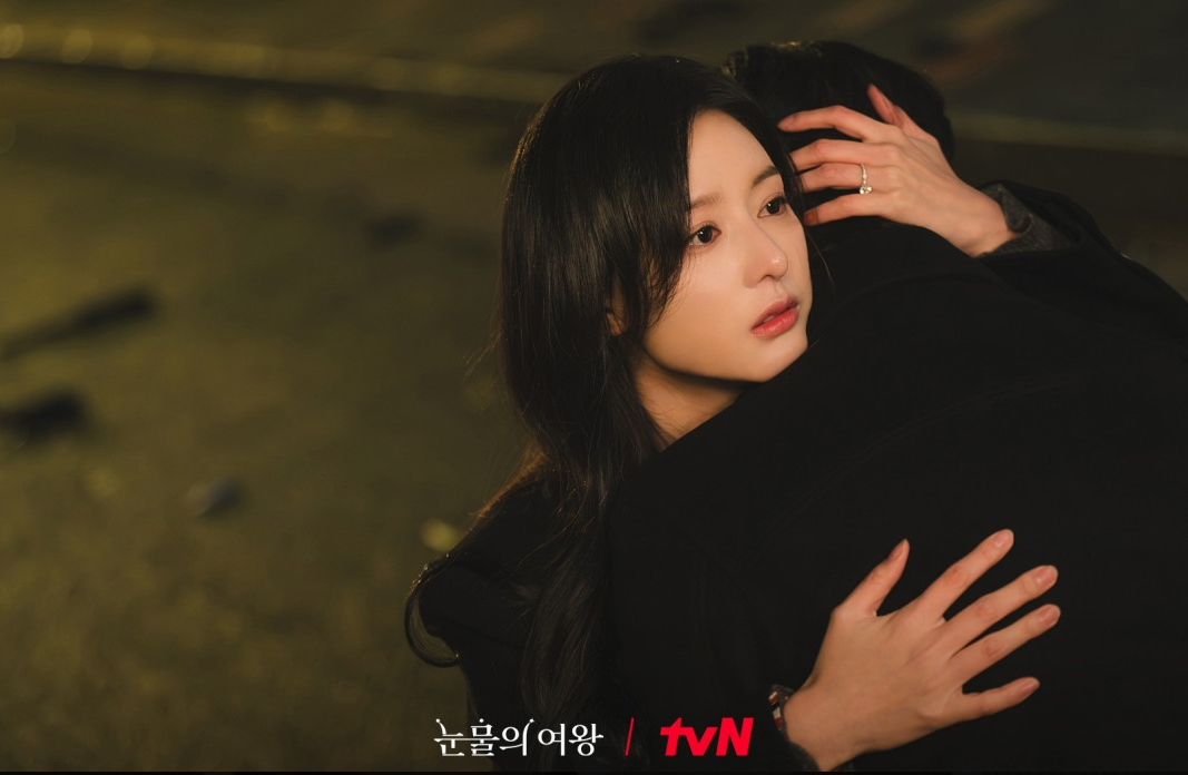 Queen of Tears chính là "bữa tiệc diễn xuất" của Kim Soo Hyun - Kim Ji Won với hậu vị cũng vấn vương, khó phai. Queen of Tears chính là "bữa tiệc diễn xuất" của Kim Soo Hyun - Kim Ji Won với hậu vị cũng vấn vương, khó phai.