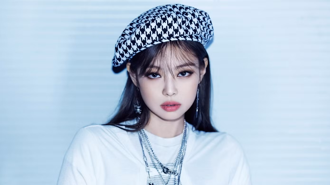 Kiểu trang điểm mắt mèo cá tính của Jennie trở thành hot trend, được vô số người yêu thích.