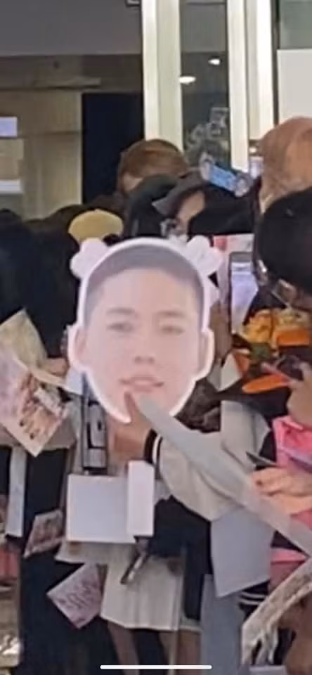 "Mỹ nam đẹp hơn hoa" Jinwoo cũng không "thoát nạn"! - Ảnh: FB Đặng Khánh Linh