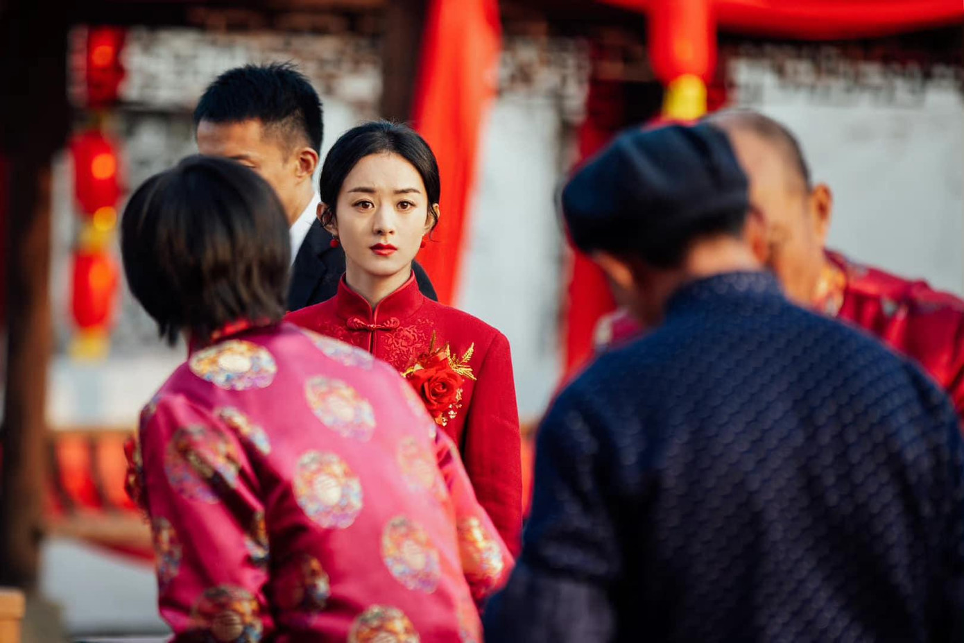 Tuy nhiên, việc tái hiện quá chân thực với những góc quay cận cảnh Hà Hạnh Vận bị cưỡng bức cũng bị một số cư dân mạng cho rằng quá nhạy cảm. Tuy nhiên, việc tái hiện quá chân thực với những góc quay cận cảnh Hà Hạnh Vận bị cưỡng bức cũng bị một số cư dân mạng cho rằng quá nhạy cảm.