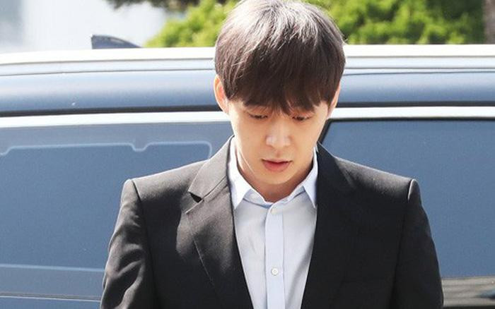 Năm 2019, Park Yoochun bị điều tra vì tội mua và sử dụng chất cấm, phải nhận mức án 2 năm tù treo và nộp phạt 1,4 triệu won (hơn 25 triệu đồng). Năm 2019, Park Yoochun bị điều tra vì tội mua và sử dụng chất cấm, phải nhận mức án 2 năm tù treo và nộp phạt 1,4 triệu won (hơn 25 triệu đồng).