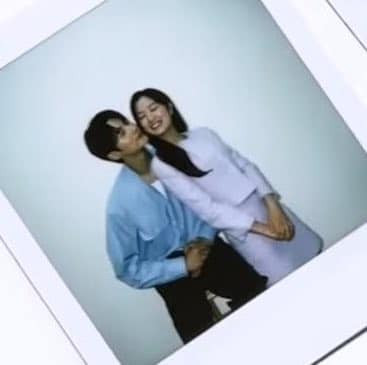 Bức ảnh má kề má khiến "thuyền viên" loạn nhịp muốn Kim Hye Yoon và Byeon Woo Seok công khai hẹn hò như Sol - Jae. Bức ảnh má kề má khiến "thuyền viên" loạn nhịp muốn Kim Hye Yoon và Byeon Woo Seok công khai hẹn hò như Sol - Jae.