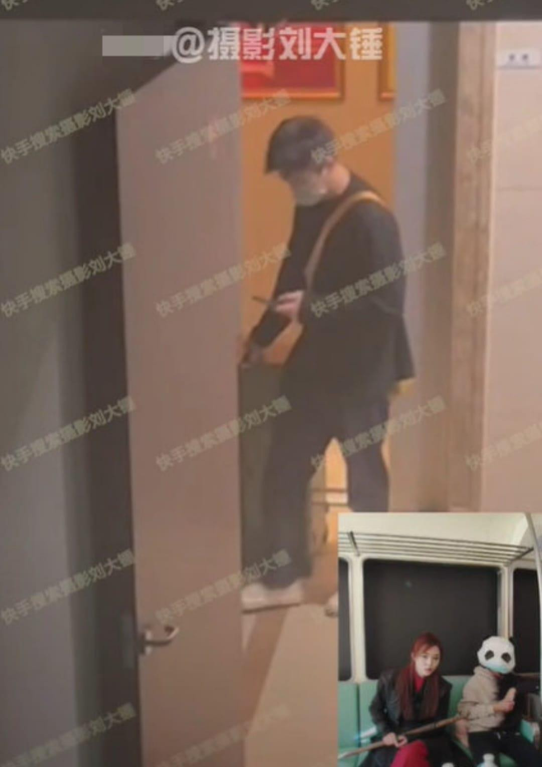 Lưu Đại Chùy ghi lại được cảnh được cho Trạch Tử Lộ kéo vali tới nhà Âu Dương Na Na. Lưu Đại Chùy ghi lại được cảnh được cho Trạch Tử Lộ kéo vali tới nhà Âu Dương Na Na.