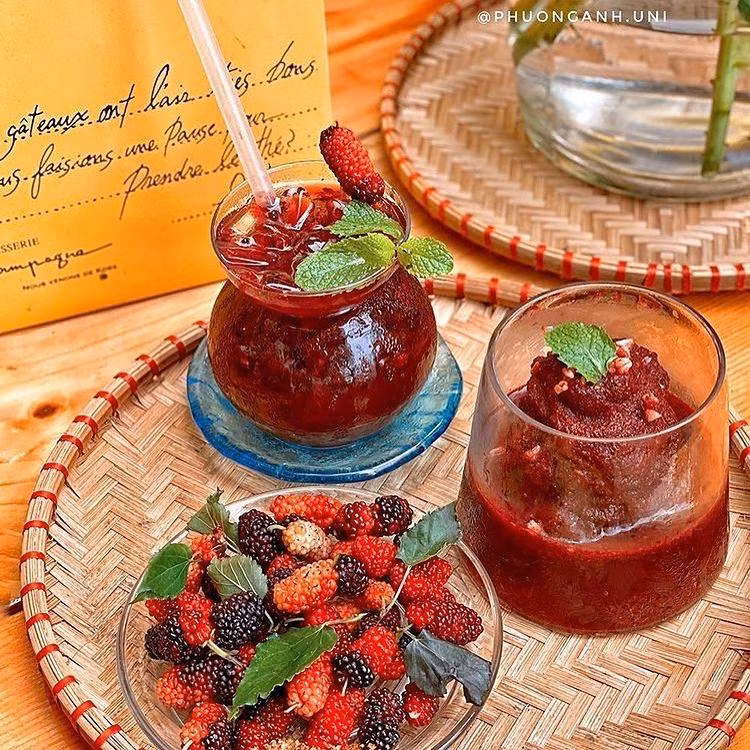 Visual hút mắt không kém "người bạn" trà dâu tây của trà dâu tằm. - Ảnh: IG @phuonganh.nui