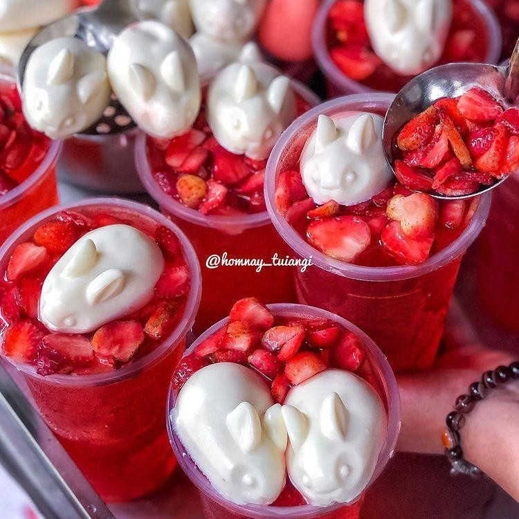 Trà dâu thỏ &quot;đốn tim&quot; Gen Z nhờ độ độc đáo, đáng yêu! - Ảnh: IG @homnay_tuiangi