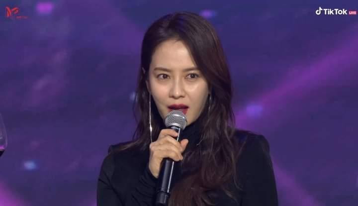 Nhan sắc hút hồn của Ji Hyo trên sân khấu fan meeting. - Ảnh: FC Running Man Việt Nam Nhan sắc hút hồn của Ji Hyo trên sân khấu fan meeting. - Ảnh: FC Running Man Việt Nam