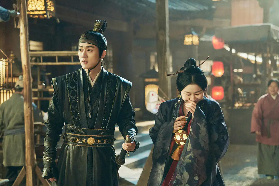 Từng câu thoại đến hành động "thả thính" Kim Phồn của Tử Thương đều làm khán giả cười nắc nẻ vì hài hước nhưng không bị quá lố, khó chịu. Từng câu thoại đến hành động "thả thính" Kim Phồn của Tử Thương đều làm khán giả cười nắc nẻ vì hài hước nhưng không bị quá lố, khó chịu.