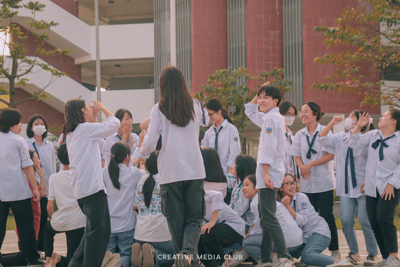 Ảnh: Creative Media Club - CLB Truyền thông trường THPT chuyên Lương Văn Tụy.