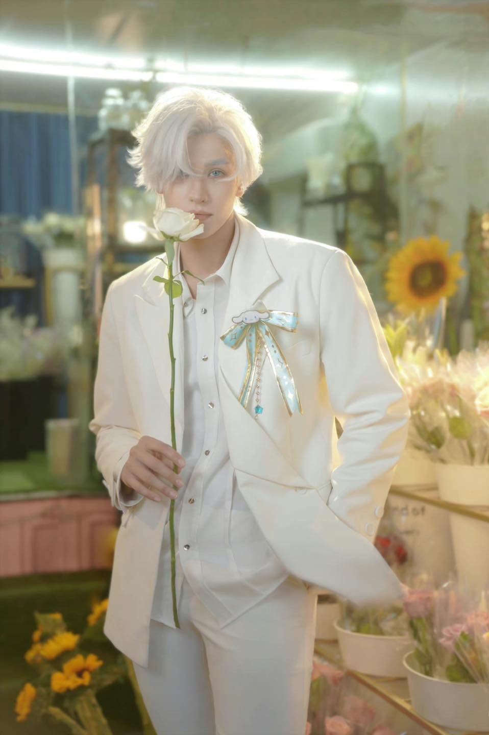 Karina đẹp trai và tỏa ra soái khí ngút ngàn khiến mọi fangirl &quot;gục ngã&quot;.