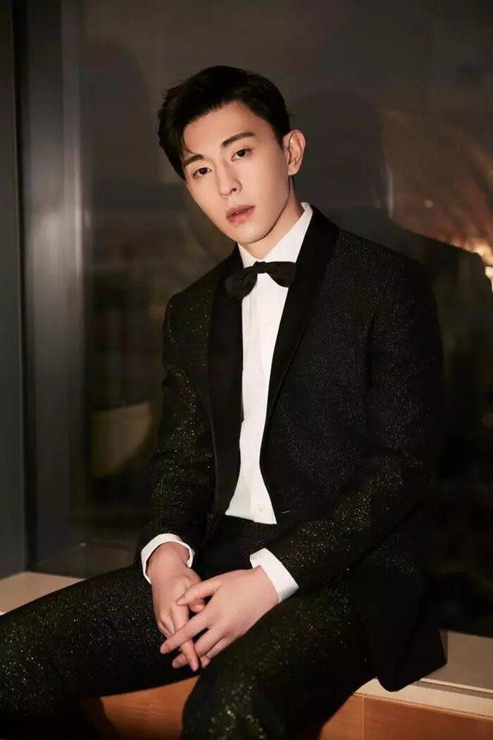 Đặng Luân xin lỗi đăng viết thư xin lỗi về hành động của bản thân, hứa sẽ làm việc chăm chỉ để bù đắp sai phạm.