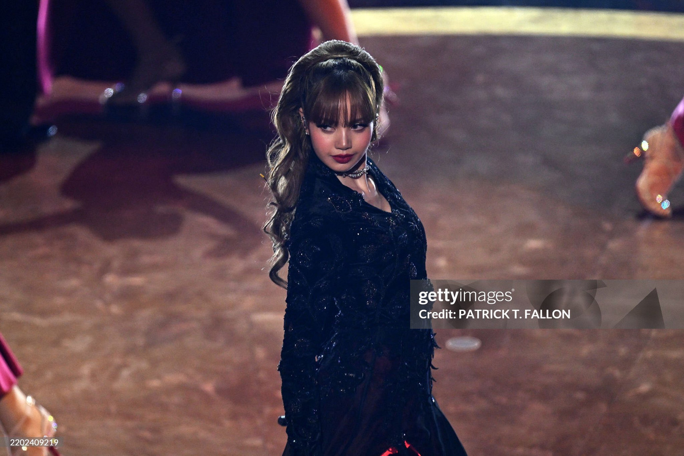 Loạt ảnh của Getty Images chụp sân khấu của Lisa đang náo loạn trên X, vừa như công chúa cổ tích, vừa như công nương giới quý tộc. Loạt ảnh của Getty Images chụp sân khấu của Lisa đang náo loạn trên X, vừa như công chúa cổ tích, vừa như công nương giới quý tộc.