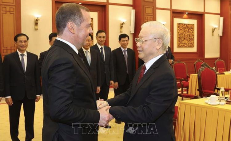 Tổng Bí thư Nguyễn Phú Trọng tiếp Chủ tịch Đảng Nước Nga Thống nhất ngày 22/5. (Ảnh: TTXVN)