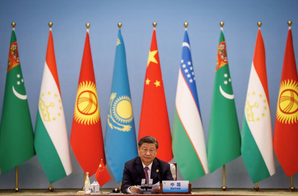 Chủ tịch Trung Quốc Tập Cận Bình tại cuộc bàn tròn của thượng đỉnh Trung Quốc - Trung Á ngày 19/5. (Ảnh: Reuters) Chủ tịch Trung Quốc Tập Cận Bình tại cuộc bàn tròn của thượng đỉnh Trung Quốc - Trung Á ngày 19/5. (Ảnh: Reuters)