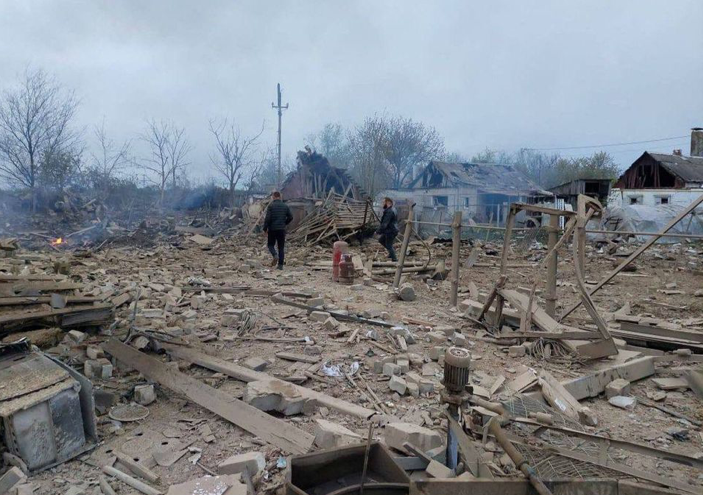 Khu vực bị tấn công ở Pavlohrad ngày 1/5. (Ảnh: Reuters) Khu vực bị tấn công ở Pavlohrad ngày 1/5. (Ảnh: Reuters)