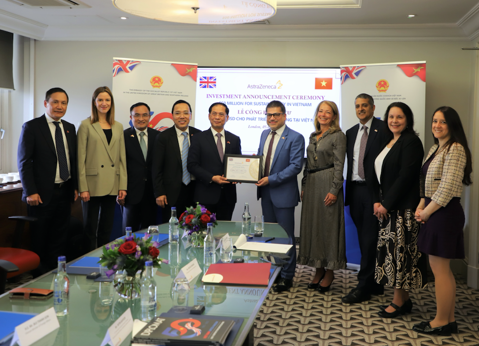 Lễ công bố khoản đầu tư 50 triệu USD của AstraZeneca dành cho việc trồng rừng ở Việt Nam. (Ảnh: Mofa)