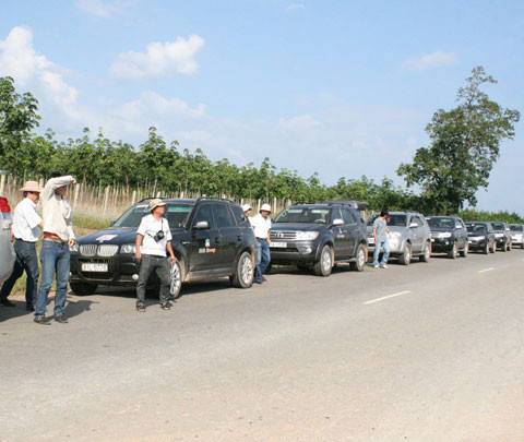 Cánh nhà báo tham gia đưa tin giải U21 Quốc tế báo Thanh Niên sang Lào theo lời mời của bầu Đức