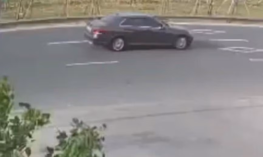 Xe ô tô Mercedes liên quan tai nạn chết người ở huyện Diên Khánh. Ảnh: CACC.