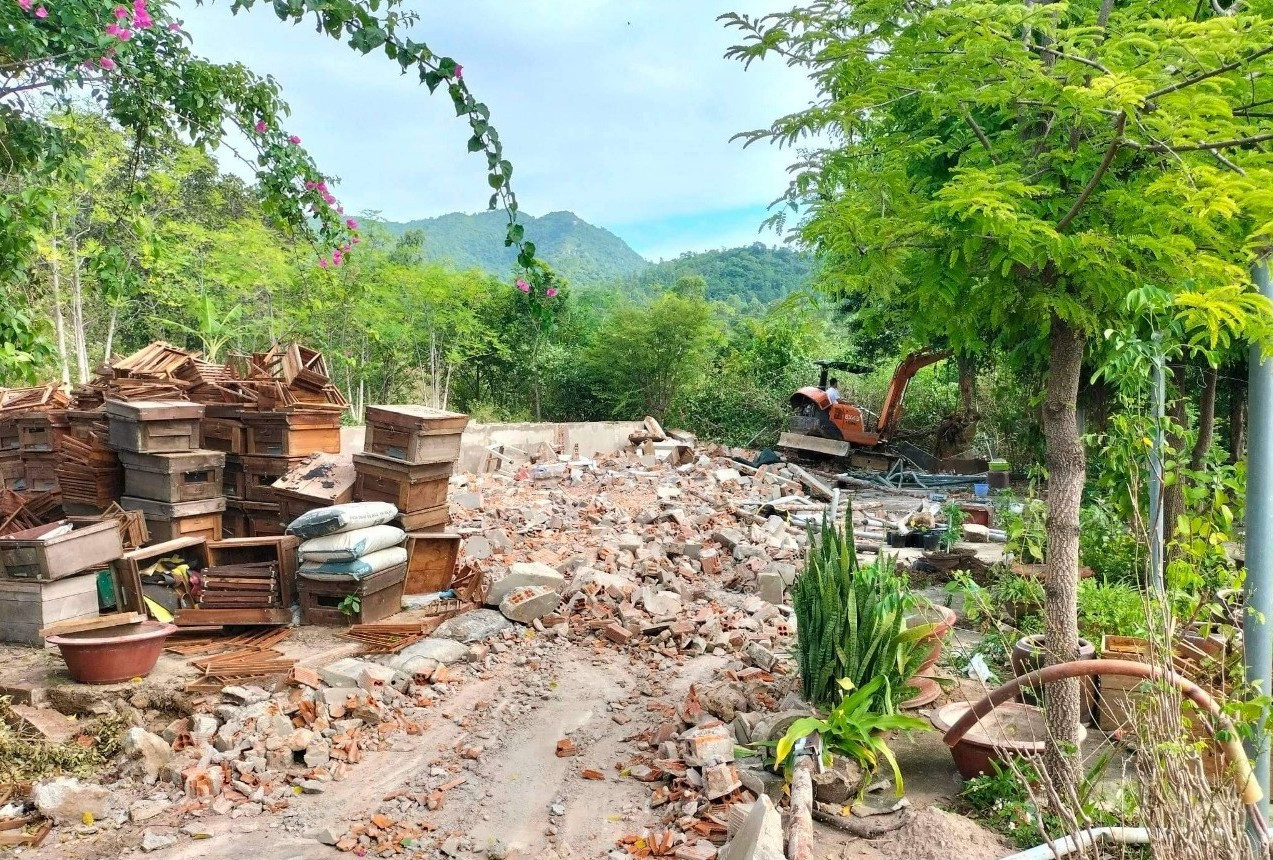 Nhà ông Lê Văn Tùng được chính quyền địa phương cho tự tháo dỡ