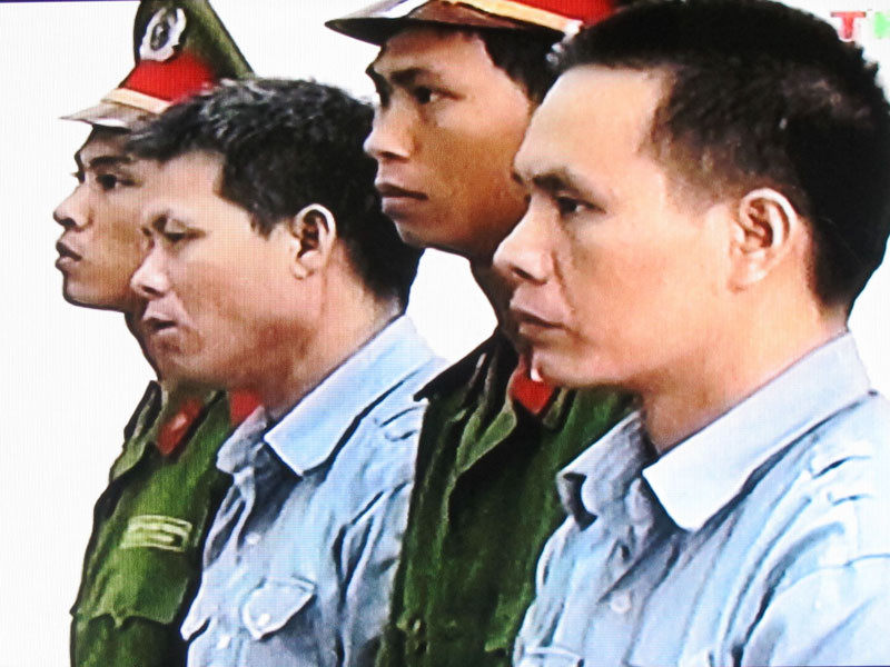 Bị cáo Đoàn Văn Quý và Đoàn Văn Vệ