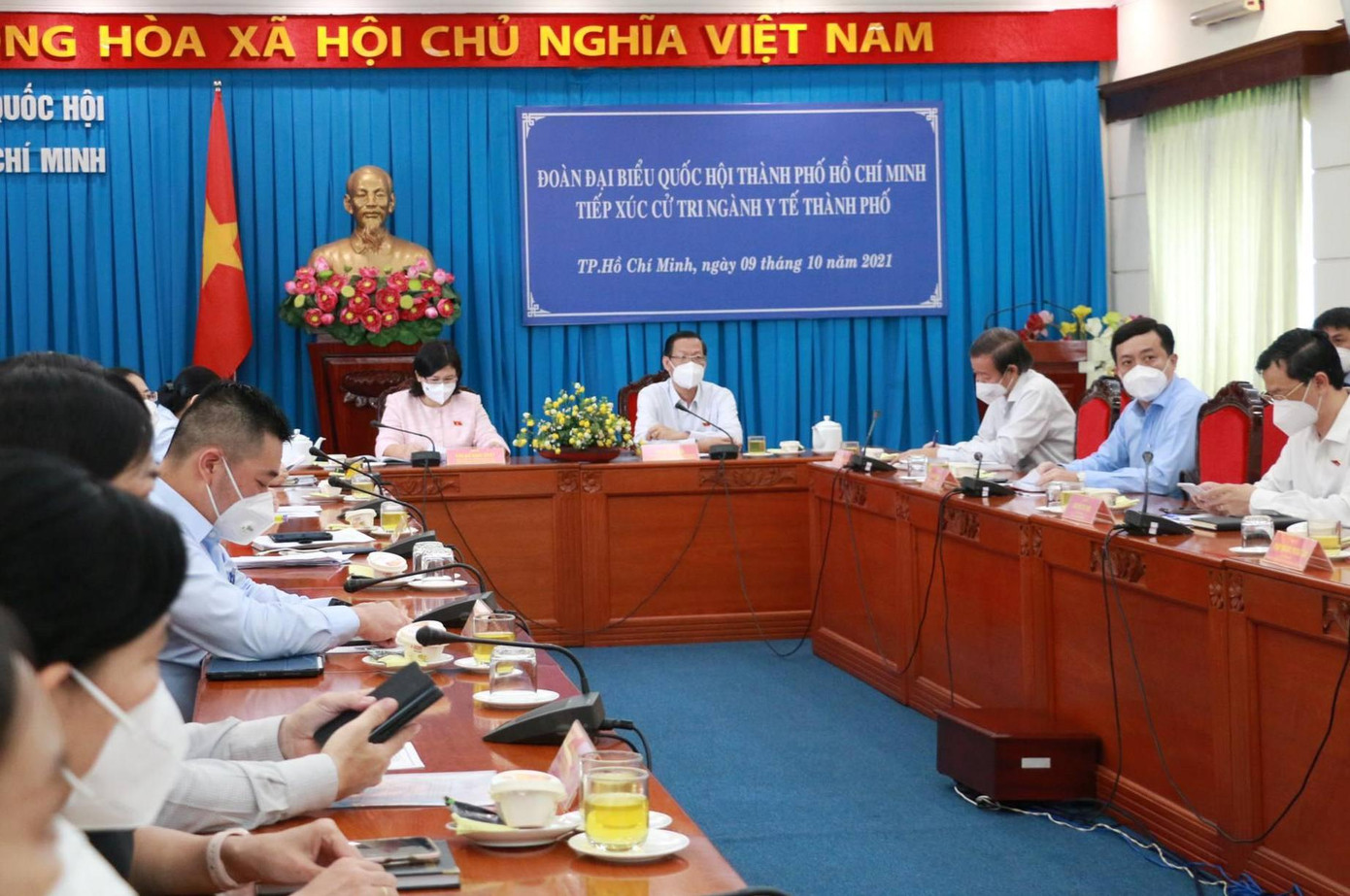 Đoàn Đại biểu Quốc hội TPHCM tiếp xúc với cử tri ngành y tế tại điểm cầu TPHCM với sự tham dự của Chủ tịch UBND TPHCM Phan Văn Mãi Đoàn Đại biểu Quốc hội TPHCM tiếp xúc với cử tri ngành y tế tại điểm cầu TPHCM với sự tham dự của Chủ tịch UBND TPHCM Phan Văn Mãi