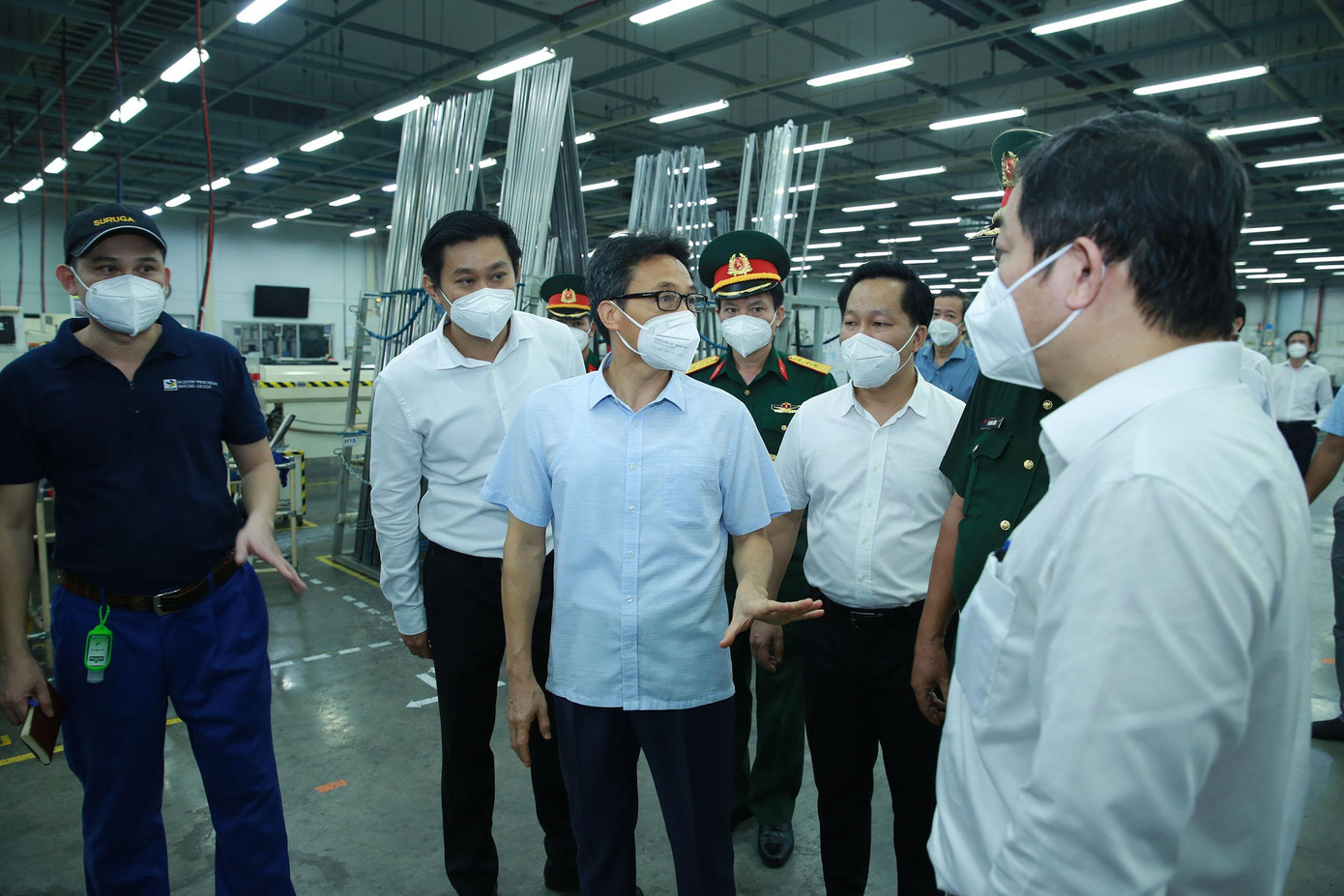 Phó Thủ tướng Vũ Đức Đam kiểm tra hoạt động của các doanh nghiệp tại khu chế xuất Linh Trung (TP Thủ Đức). Ảnh: VGP