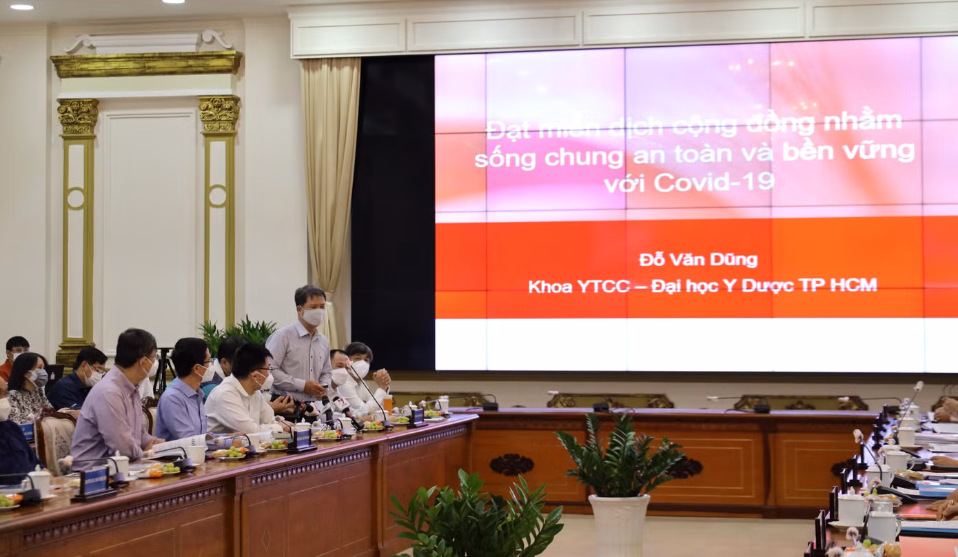 Các chuyên gia hiến kế cho lãnh đạo TPHCM phòng chống dịch và khôi phục kinh tế xã hội