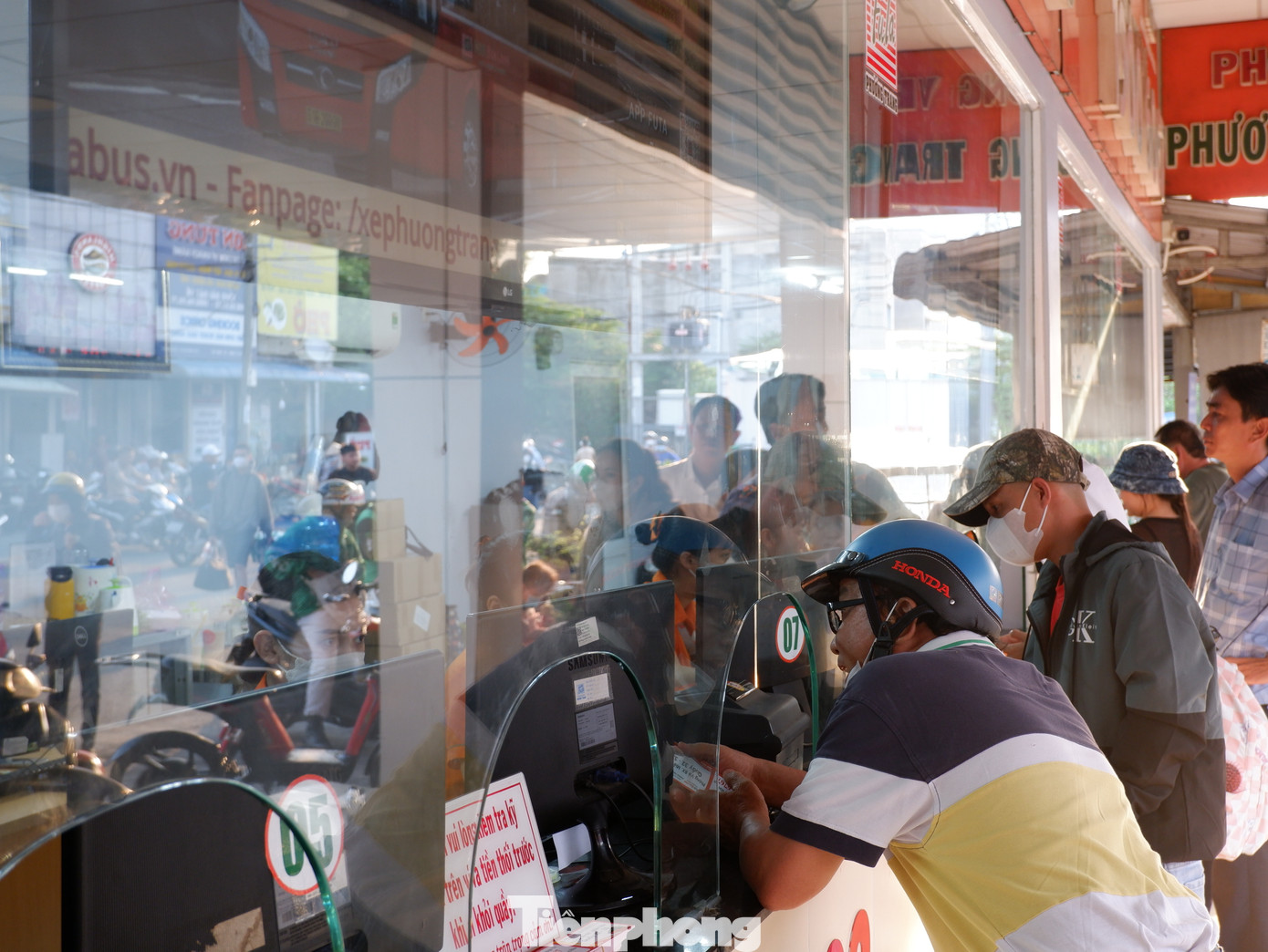 Theo dự báo, trong ngày cao điểm hôm nay (29/12), bến xe Miền Tây sẽ phục vụ khoảng 50.000 lượt khách.