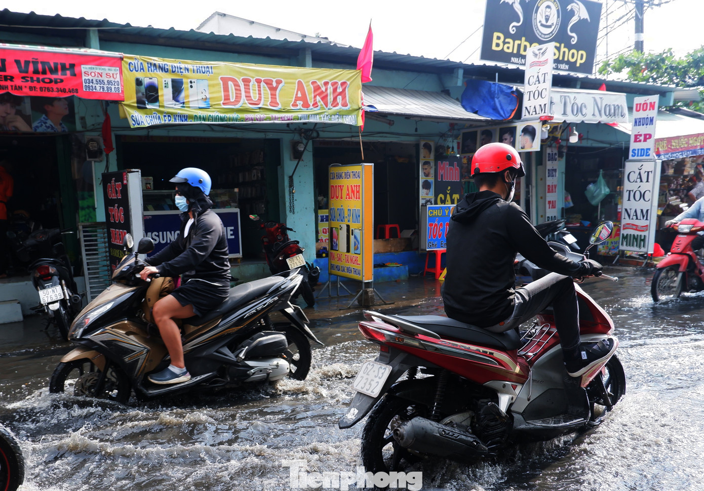 Theo các chuyên gia khí tượng, việc TPHCM có mưa vào thời điểm cuối năm là bởi mưa trái mùa.