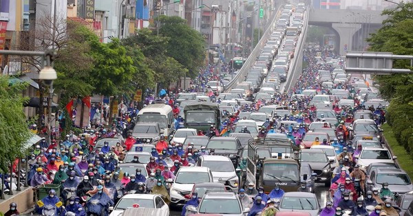 Bộ Tài chính cho rằng đề xuất thu phí khí thải ô tô, xe máy khó thực hiện. Bộ Tài chính cho rằng đề xuất thu phí khí thải ô tô, xe máy khó thực hiện.