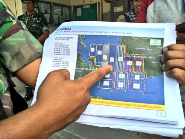 [LIVE] Phát hiện thân máy bay QZ8501 dưới đáy biển ảnh 72