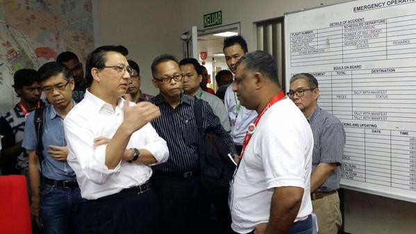 [LIVE] Tạm dừng tìm kiếm máy bay AirAsia do trời tối ảnh 19