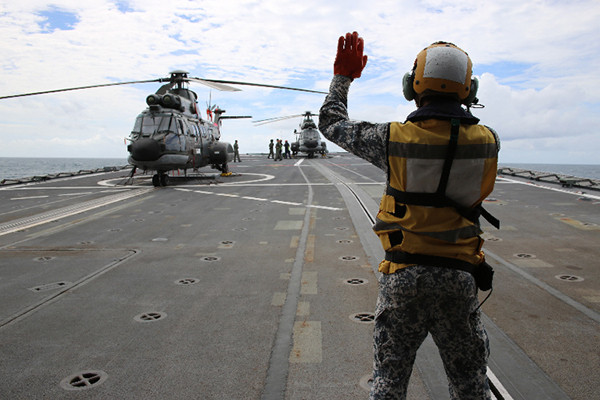 [LIVE] Phát hiện thân máy bay QZ8501 dưới đáy biển ảnh 29