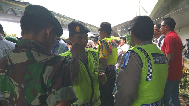 [LIVE] Chuẩn bị 'phương án xấu nhất' cho máy bay mất tích ảnh 22