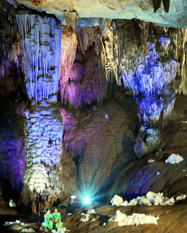 Động Thiên Đường hình thành cách đây 400 triệu năm, có cấu tạo địa tầng, địa chất độc đáo mang đặc trưng của nền Văn hóa Việt.