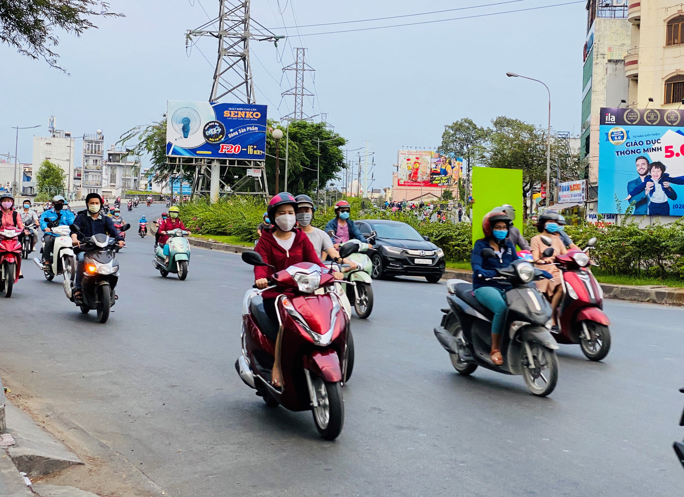 TPHCM tiếp tục yêu cầu người dân ở nhà, hạn chế ra đường ảnh 2