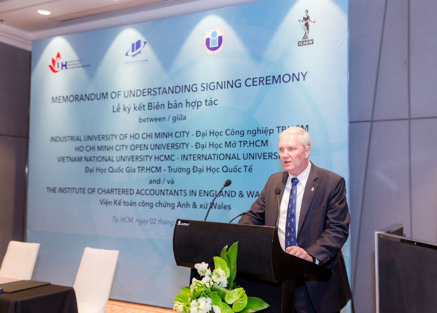 Đại học Công nghiệp TP.HCM sẽ tích hợp một số môn ICAEW CFAB vào đào tạo ảnh 2