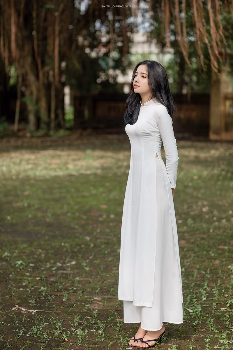 Đối với riêng Thanh Bình, trở thành Đại sứ Du lịch thân thiện với cộng đồng năm 2021 là một trong những “bước đệm” lớn trên con đường sự nghiệp của cô bạn.