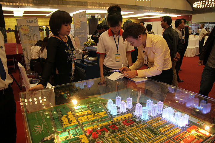 Cả chủ đầu tư lẫn người mua chưa mặn mà với thị trường