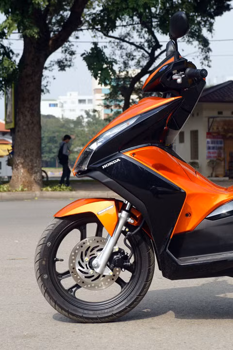 Đầu xe thon gọn, khí động học tốt