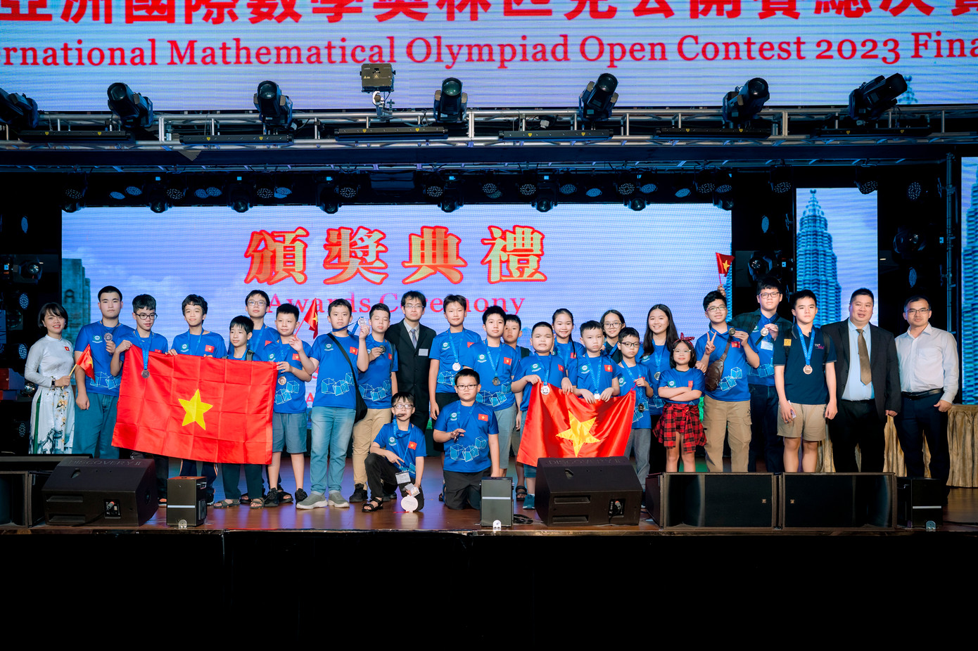 Các em học sinh Việt Nam tham dự vòng thi AIMO quốc tế năm 2023. Các em học sinh Việt Nam tham dự vòng thi AIMO quốc tế năm 2023.