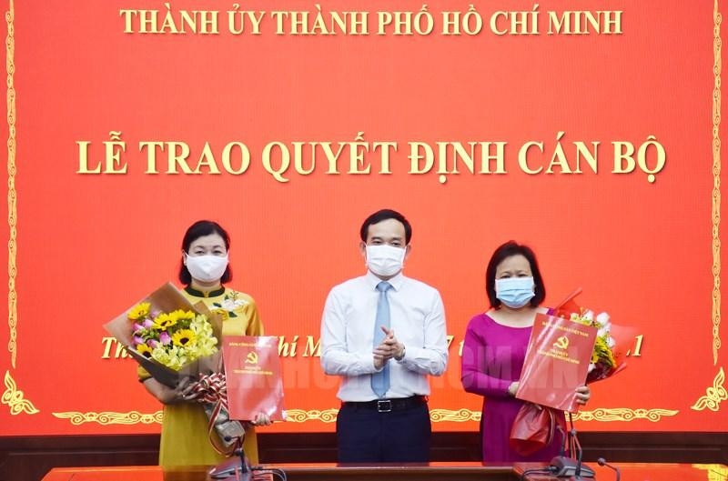 Phó Bí thư Thường trực Thành ủy TPHCM Trần Lưu Quang trao quyết định bổ nhiệm tổng biên tập và phó tổng biên tập cho báo Phụ Nữ TPHCM sau khi tổ chức lại và trực thuộc Thành ủy TPHCM