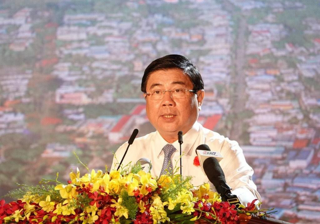 Chủ tịch UBND TPHCM Nguyễn Thành Phong phát biểu tại lễ công bố quyết định của Thủ tướng Chính phủ Chủ tịch UBND TPHCM Nguyễn Thành Phong phát biểu tại lễ công bố quyết định của Thủ tướng Chính phủ
