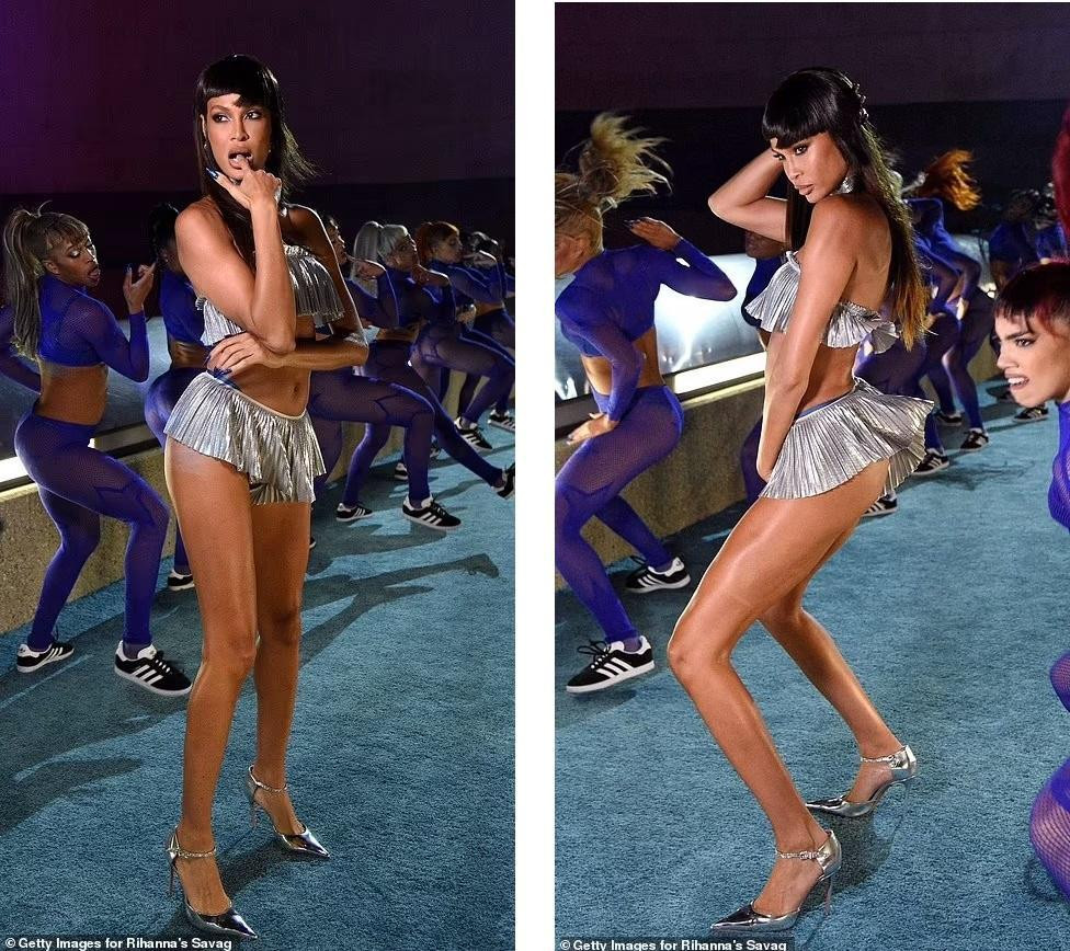 Không chỉ đơn giản là catwalk mà Joan Smalls còn phô diễn đường cong nóng bỏng bằng vũ điệu trên sàn diễn.