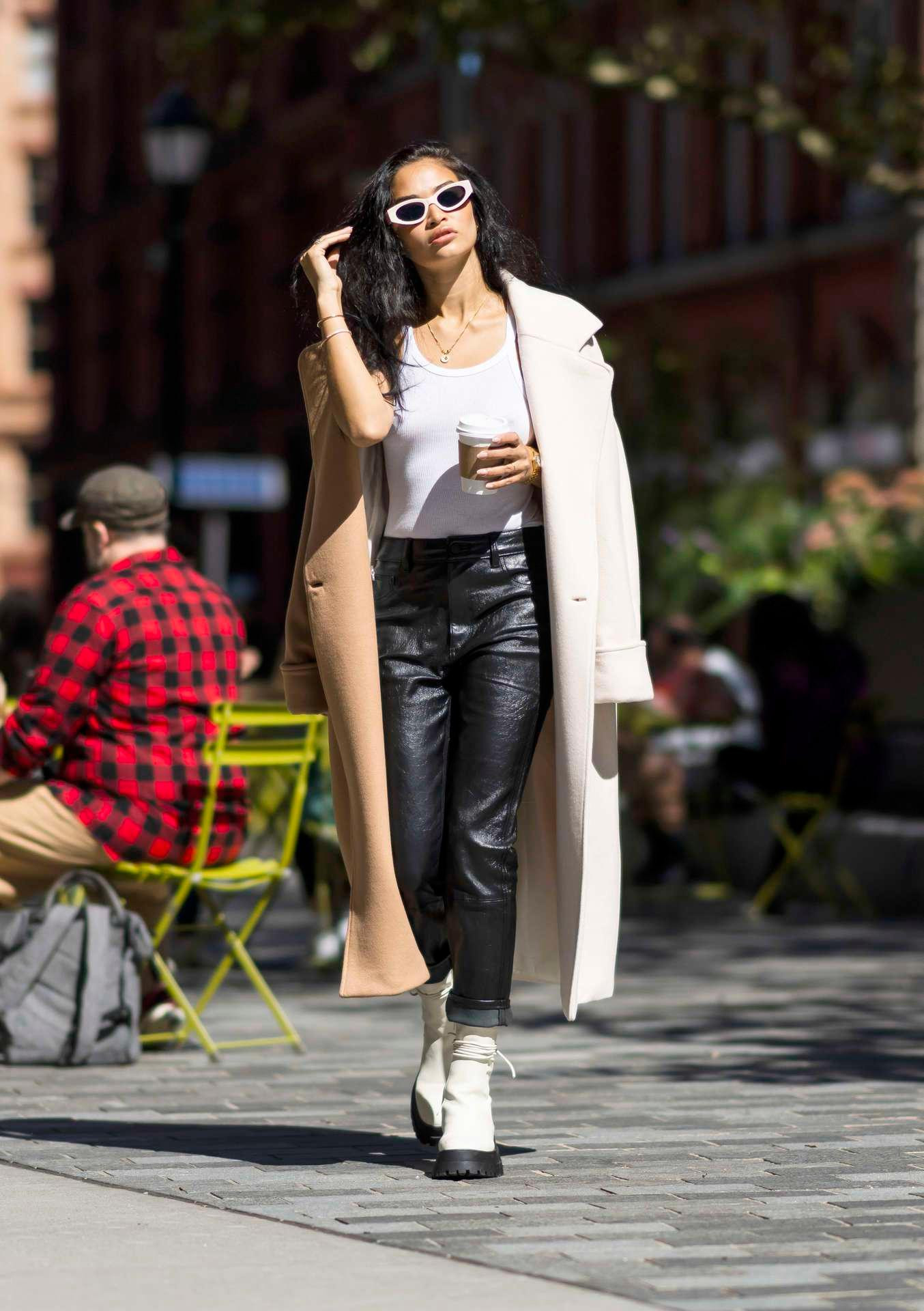 Bắt đầu làm mẫu từ năm 2008, hiện cô là một trong những người mẫu sáng giá của làng thời trang. Bắt đầu làm mẫu từ năm 2008, hiện cô là một trong những người mẫu sáng giá của làng thời trang.